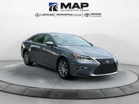 Used 2016 Lexus ES 300h w/ Luxury Package w/Wood Trim FWD image 7
