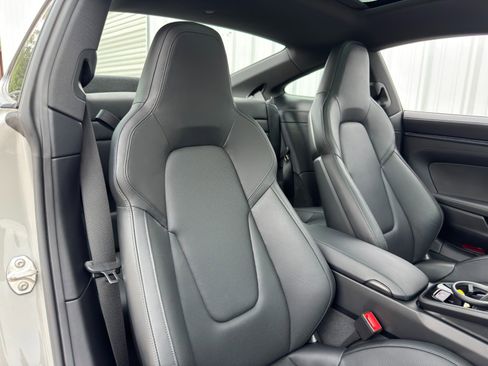 Used 2024 Porsche 911 Carrera T image 38