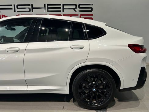 Used 2023 BMW X4 xDrive30i w/ M Sport Package AWD/4WD image 4