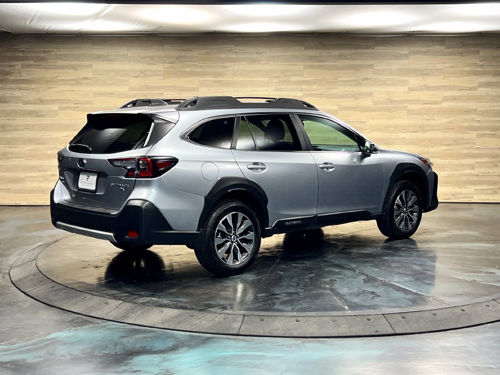 Used 2025 Subaru Outback Limited XT AWD/4WD image 13
