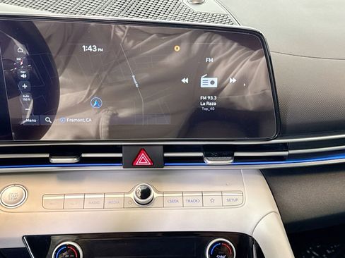 Used 2021 Hyundai Elantra Limited image 13