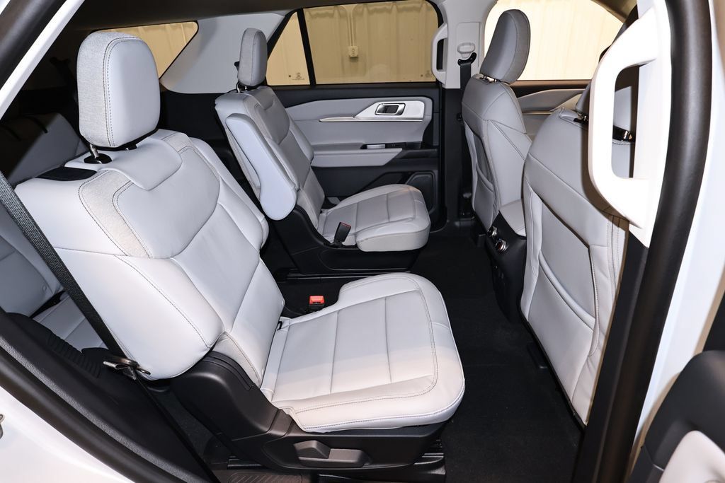 New 2026 Ford Explorer Active w/ Active Comfort Package AWD/4WD image 17