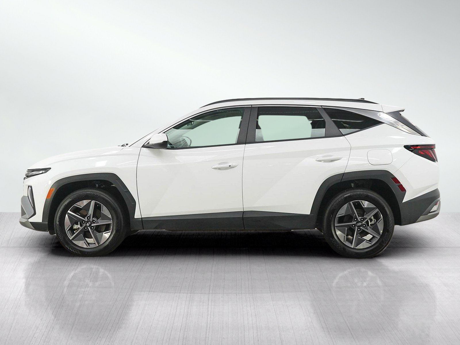 Used 2026 Hyundai Tucson SEL Plus AWD/4WD image 2
