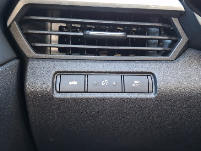 Used 2025 Nissan Altima 2.5 SV FWD image 25