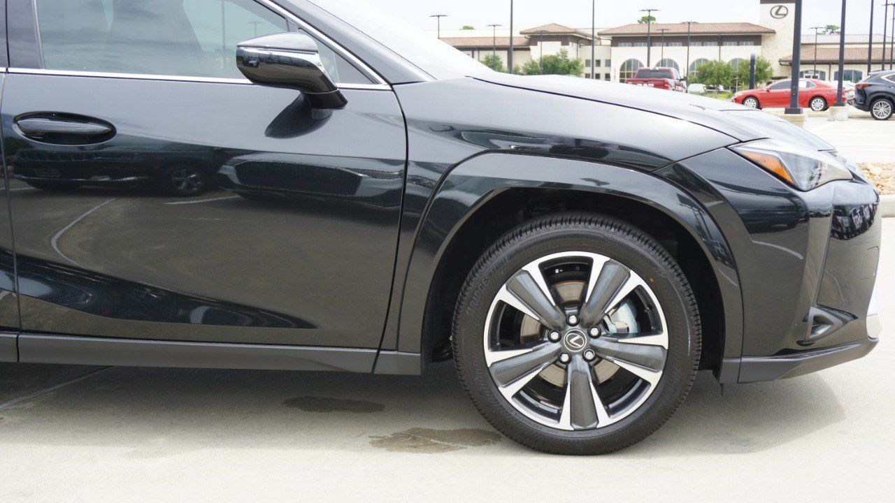 Certified 2026 Lexus UX 300h FWD w/ Accessory Package (2T) image 9