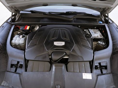 Used 2021 Porsche Cayenne Coupe image 20