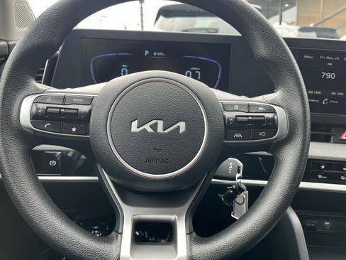 Used 2025 Kia Sportage LX FWD image 28