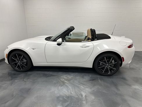 New 2026 MAZDA MX-5 Miata Grand Touring RWD image 17