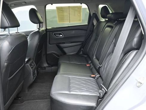 Used 2024 Nissan Rogue Platinum w/ Platinum Premium Package FWD image 9