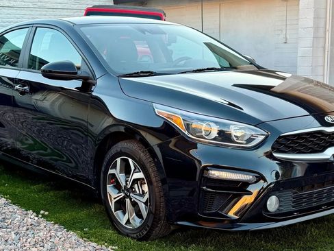 Used 2021 Kia Forte LXS image 2