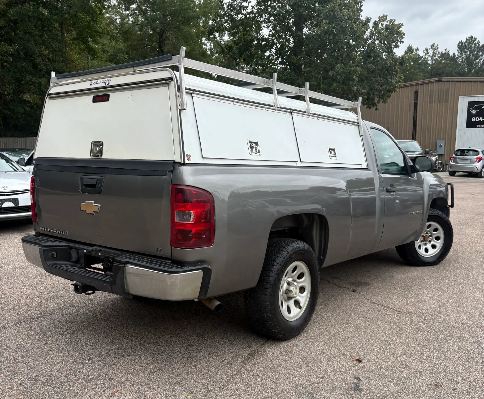 Used 2009 Chevrolet Silverado 1500 W/T w/ Skid Plate Package AWD/4WD image 6