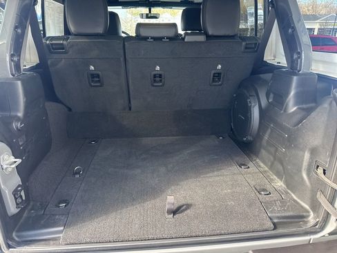 Used 2023 Jeep Wrangler Unlimited Sahara image 15
