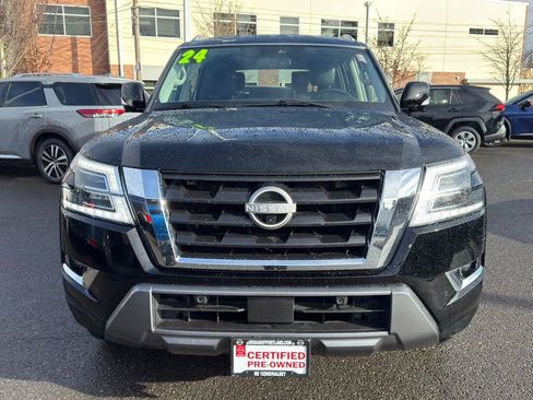 Used 2024 Nissan Armada SL w/ Captain's Chairs Package image 3