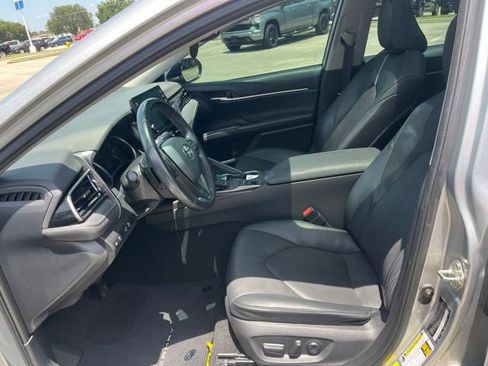 Used 2022 Toyota Camry XSE FWD image 14