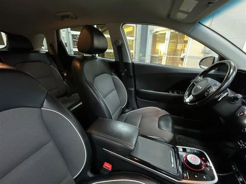 Used 2022 Kia Niro EX w/ Cold Weather Package image 28