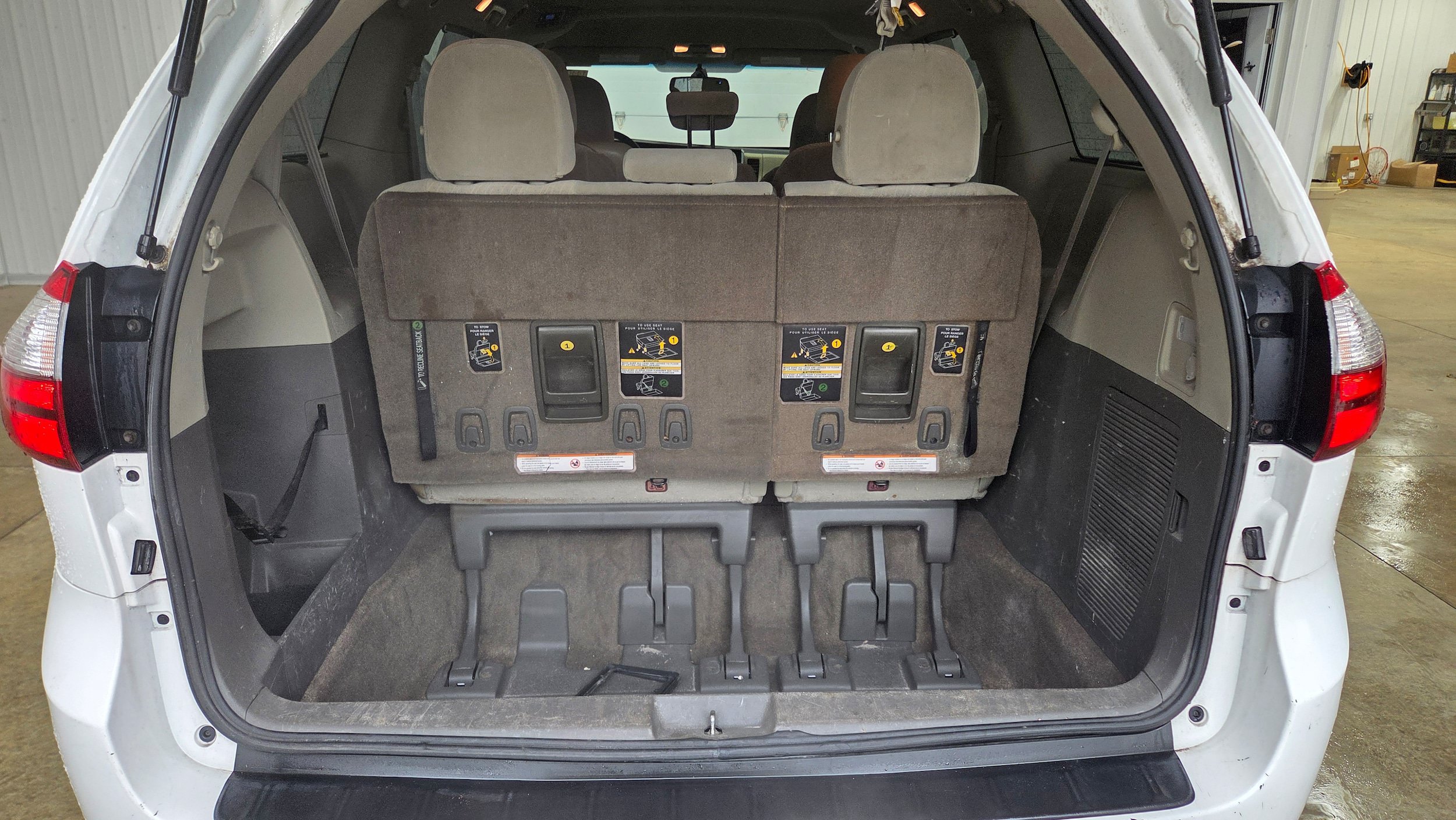 Used 2017 Toyota Sienna LE FWD image 17