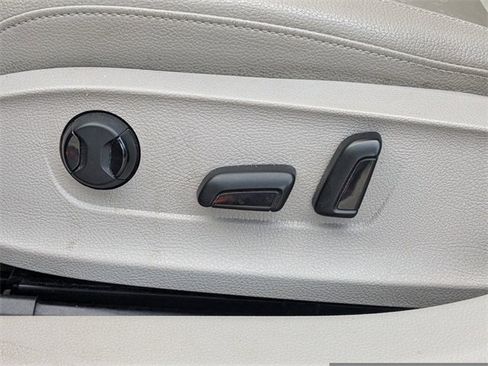 Used 2013 Volkswagen Passat 2.5 SE image 17