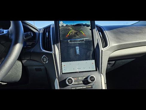 Used 2023 Ford Edge SEL image 15