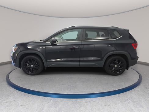 Certified 2022 Volkswagen Taos SE w/ Panoramic Sunroof Package FWD image 8