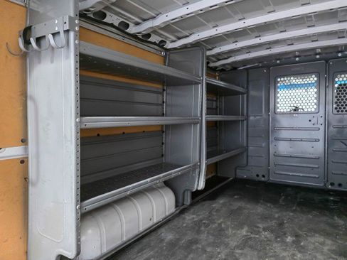Used 2021 Nissan NV 1500 SV RWD image 12