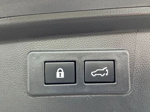 Used 2025 Subaru Outback Premium AWD/4WD image 24