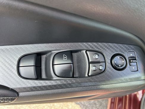 Used 2025 Nissan Altima 2.5 SV image 14