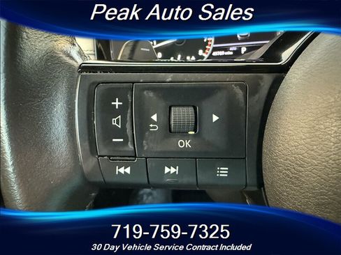 Used 2022 Nissan Pathfinder SL image 14