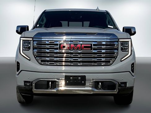 Used 2024 GMC Sierra 1500 Denali image 3