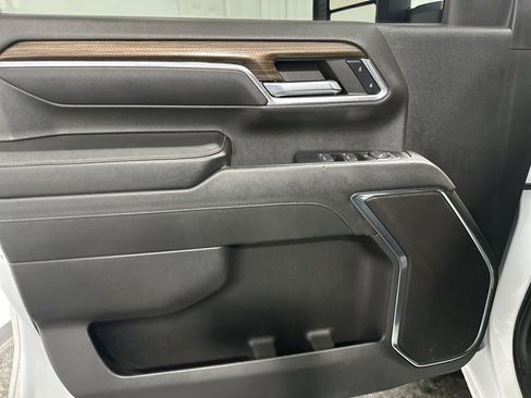 Used 2024 Chevrolet Silverado 2500 LT AWD/4WD image 12