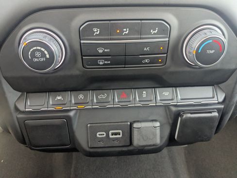 Used 2023 Chevrolet Silverado 1500 Custom image 26