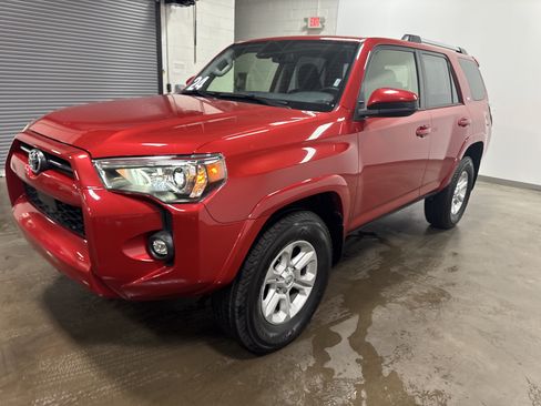 Used 2024 Toyota 4Runner SR5 AWD/4WD image 6