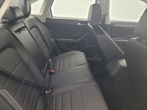 Used 2022 Volkswagen Jetta SE image 19