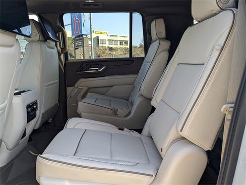New 2026 GMC Yukon XL Denali w/ Denali Reserve Package image 16