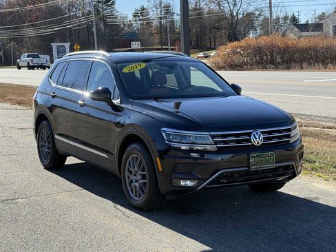 Used 2019 Volkswagen Tiguan SEL Premium image 2