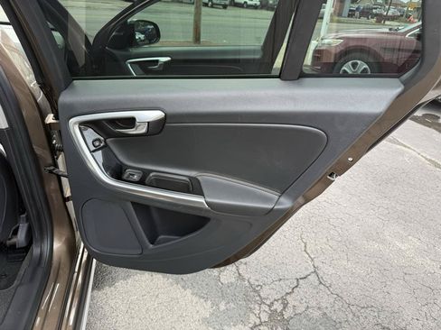 Used 2016 Volvo V60 T5 Cross Country w/ Climate Package AWD/4WD image 34