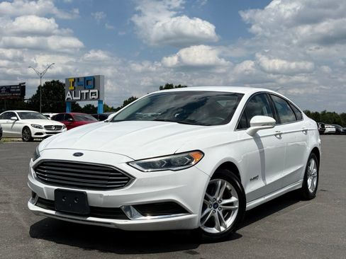Used 2018 Ford Fusion SE w/ Equipment Group 602A FWD image 1