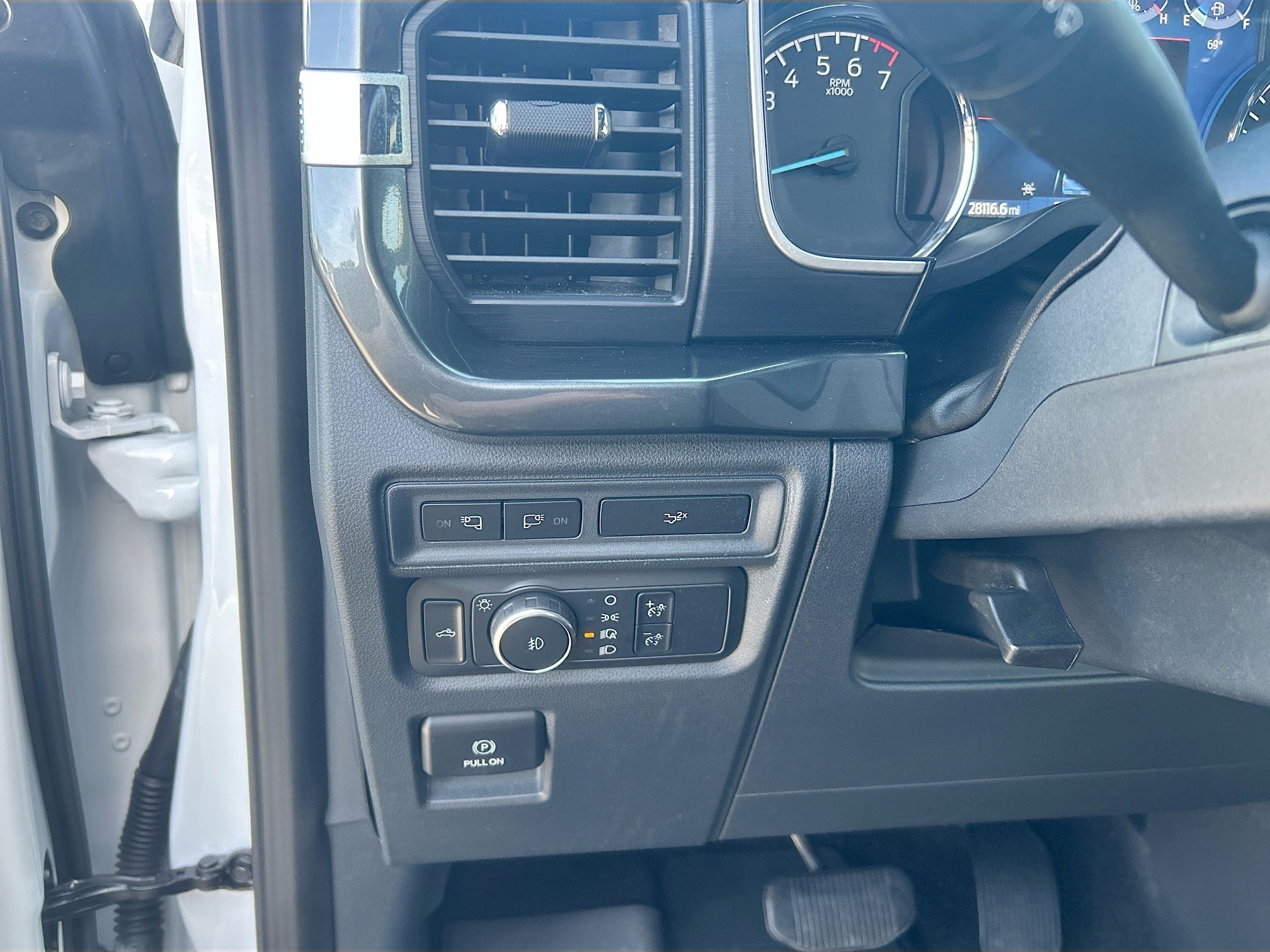 Used 2022 Ford F150 XLT w/ Equipment Group 302A High AWD/4WD image 10