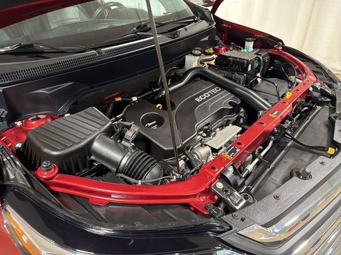 Used 2018 Chevrolet Equinox Premier image 41