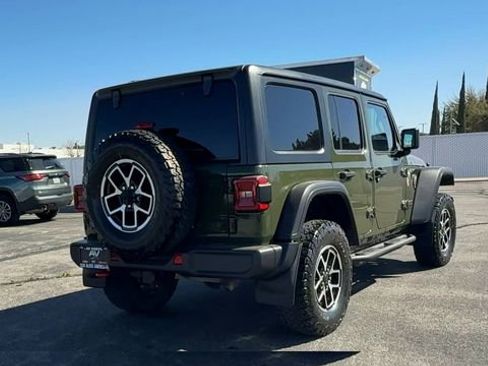 Used 2024 Jeep Wrangler Unlimited Rubicon w/ Technology Group AWD/4WD image 8