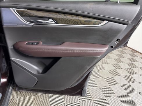 Used 2020 Cadillac XT6 Premium Luxury image 40