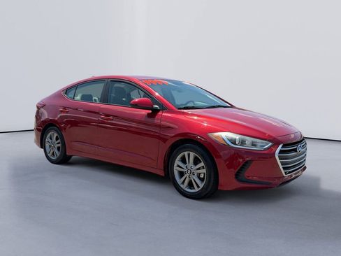 Used 2017 Hyundai Elantra SE FWD image 1