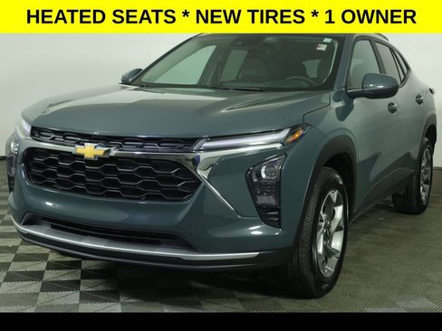 Used 2025 Chevrolet Trax LT w/ LT Convenience Package image 1