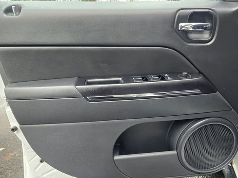 Used 2014 Jeep Patriot Limited w/ Sun/Sound Group image 26