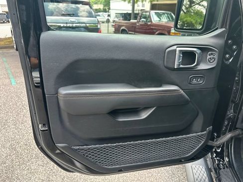 Used 2021 Jeep Gladiator Mojave AWD/4WD image 12