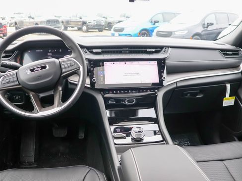 New 2026 Jeep Grand Cherokee Limited image 19