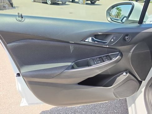 Used 2017 Chevrolet Cruze LT FWD image 16
