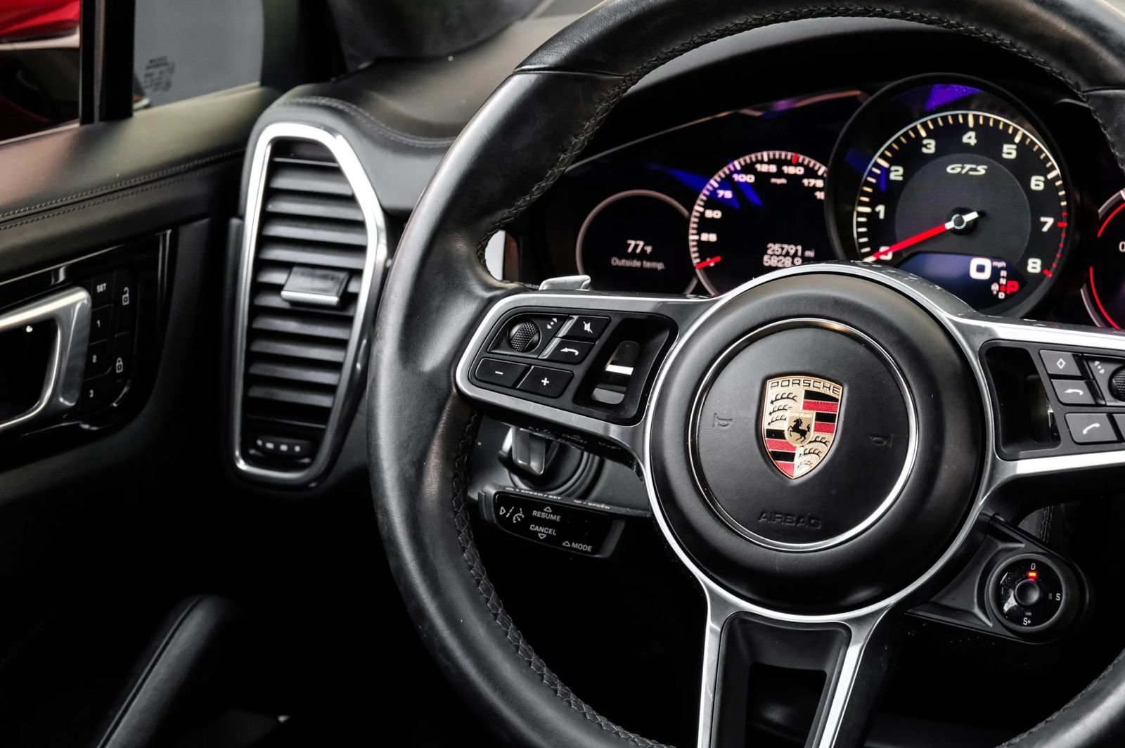 Used 2022 Porsche Cayenne GTS AWD/4WD image 15