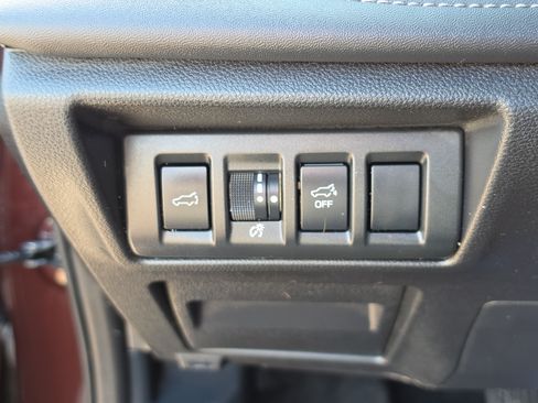 Used 2023 Subaru Outback Touring AWD/4WD image 29