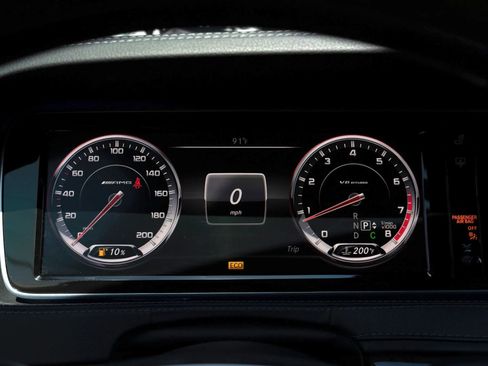 Used 2014 Mercedes-Benz S 63 AMG 4MATIC Sedan image 44