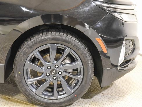Used 2022 Chevrolet Equinox RS w/ RS Leather Package image 13